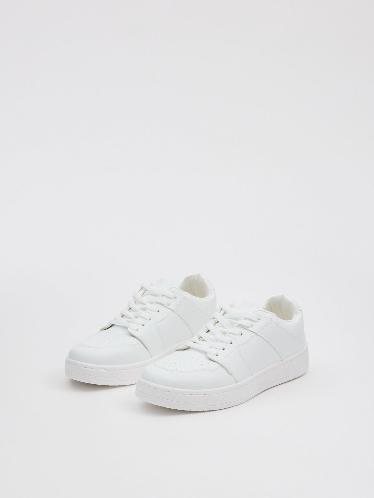 White skater sneaker white 45º front view