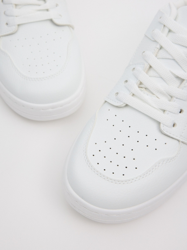 White skater sneaker white detail view