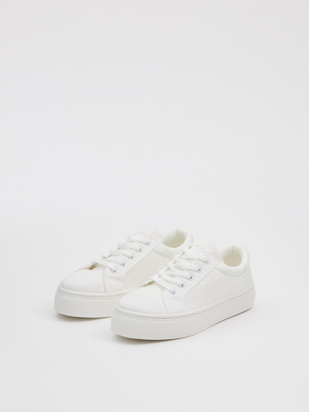 Embroidered canvas platform sneakers white 45º front view