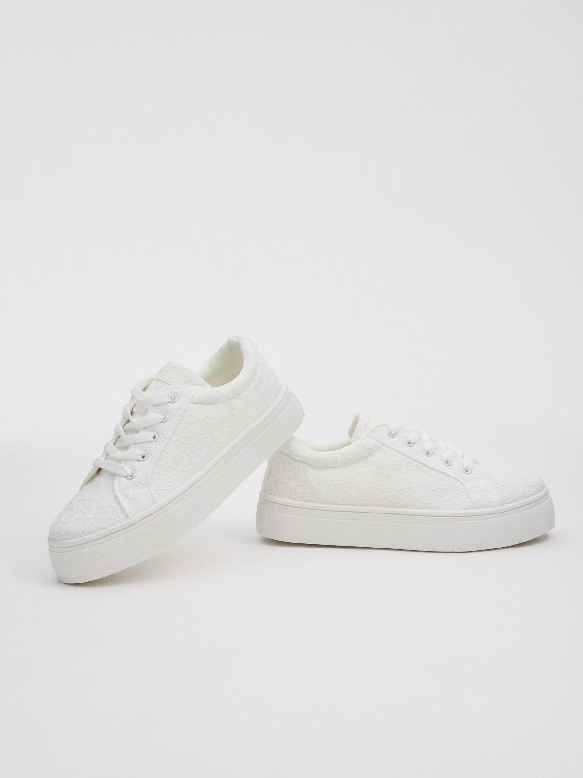 Embroidered canvas platform sneakers white detail view