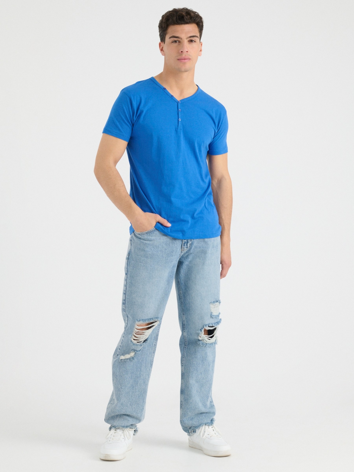 Basic T-shirt with baker's collar electric blue general front view