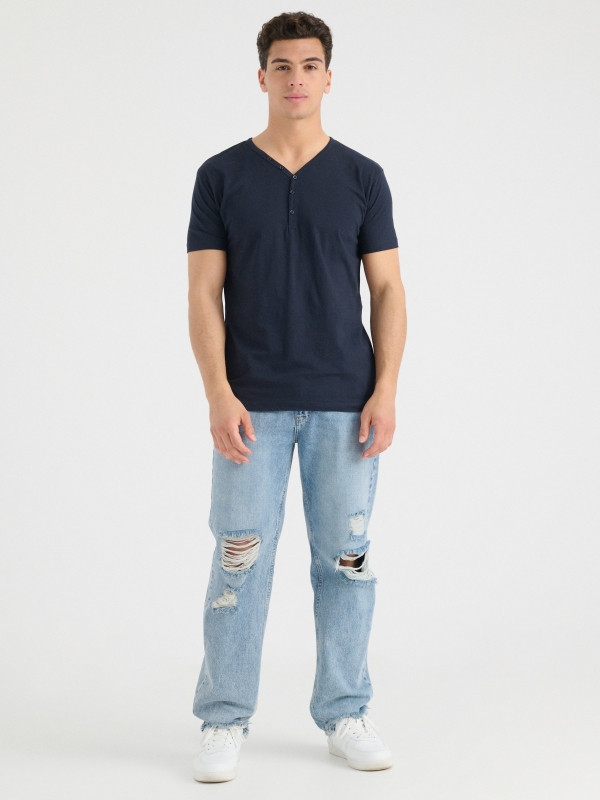 Camiseta básica cuello panadero azul marino vista general frontal