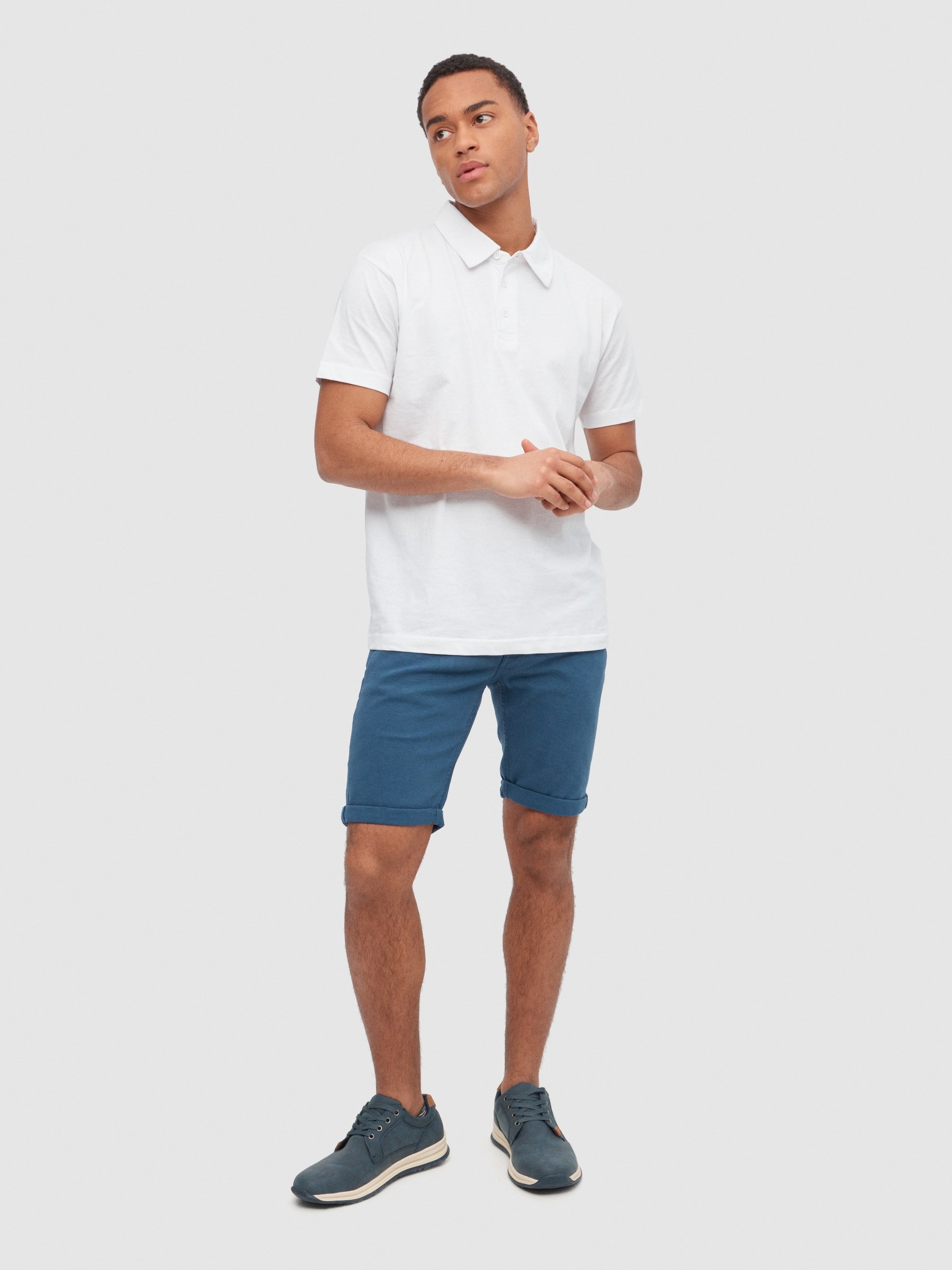 Bermuda denim color azul vista media frontal
