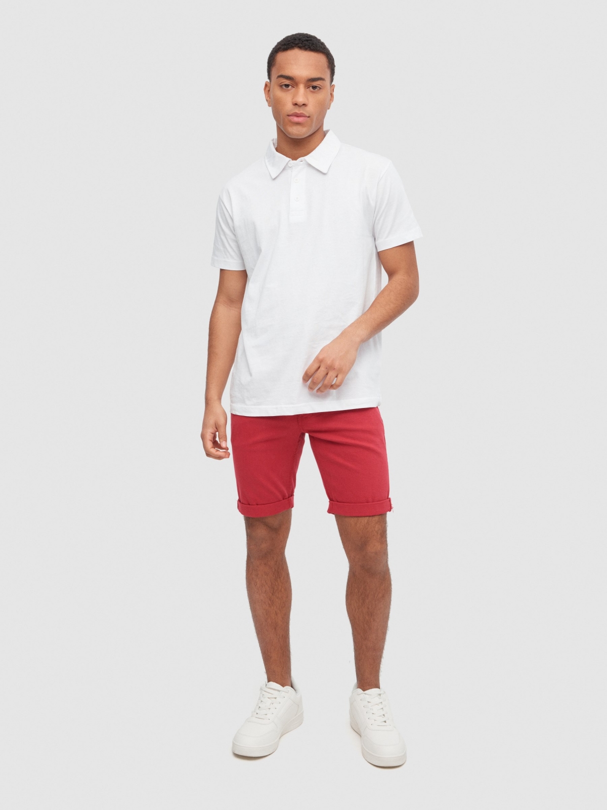 Bermudas de ganga coloridas vermelho vista geral frontal