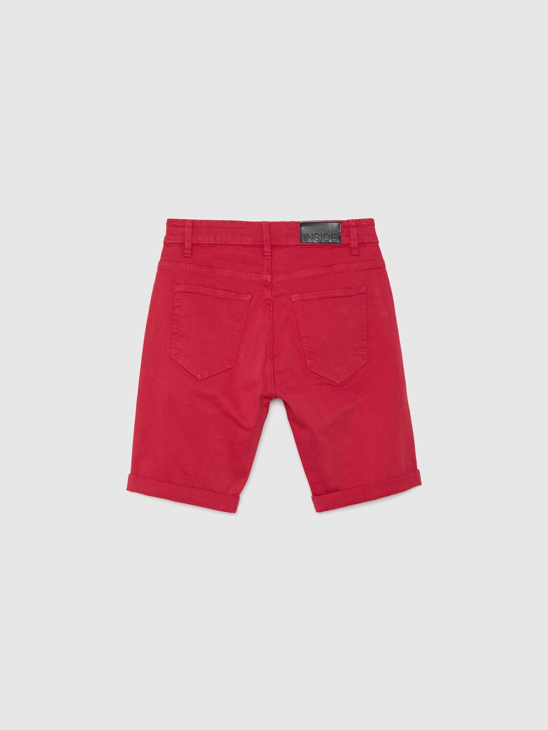 Bermudas de ganga coloridas vermelho vista meia frontal