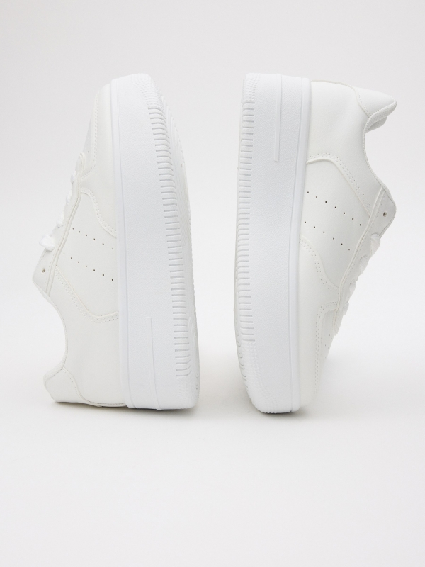 White platform low sneakers white detail view