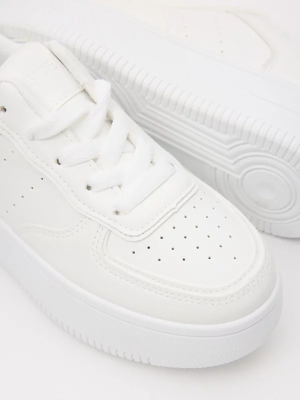White platform low sneakers white detail view