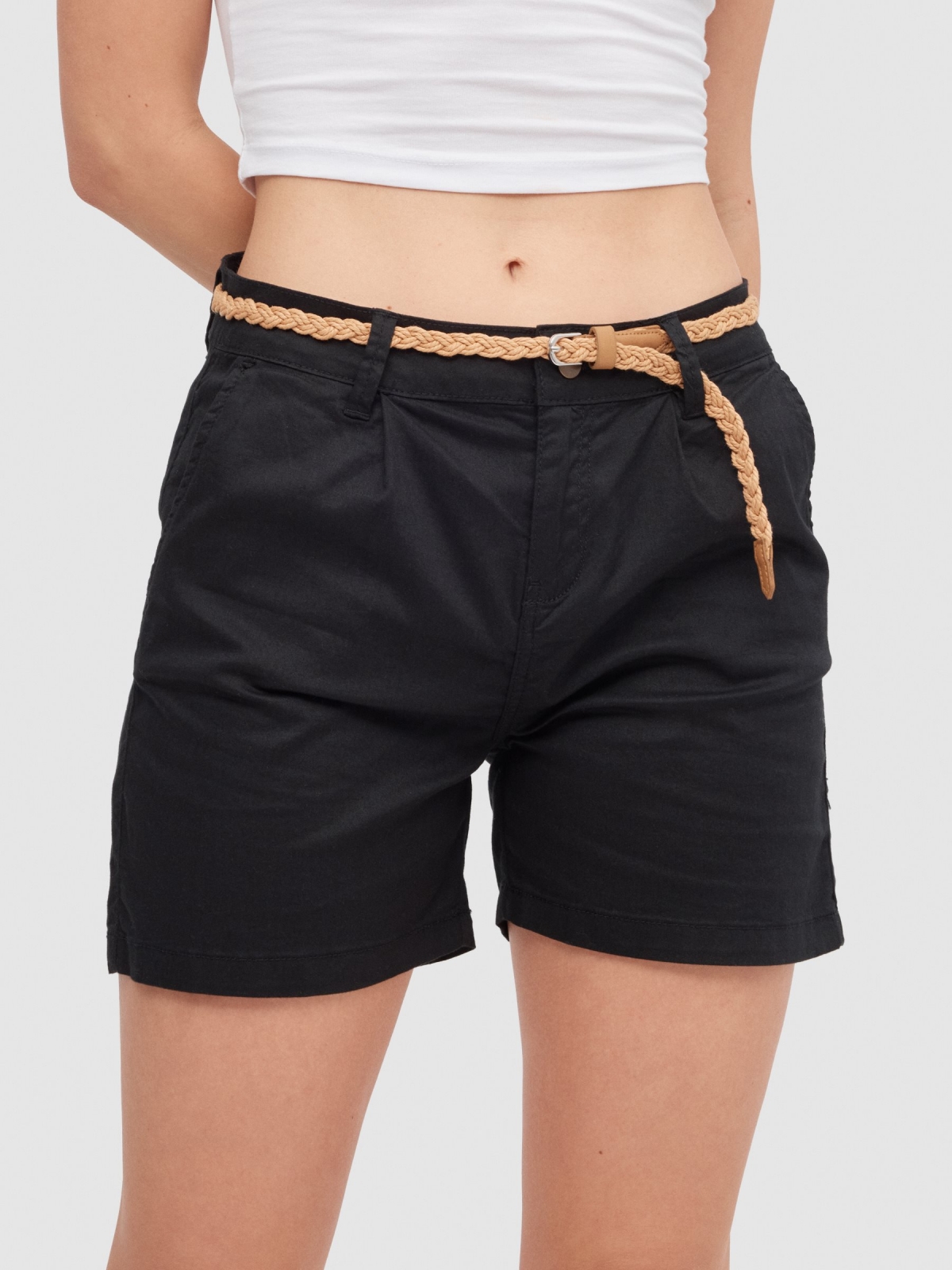 Shorts with belt black detail view