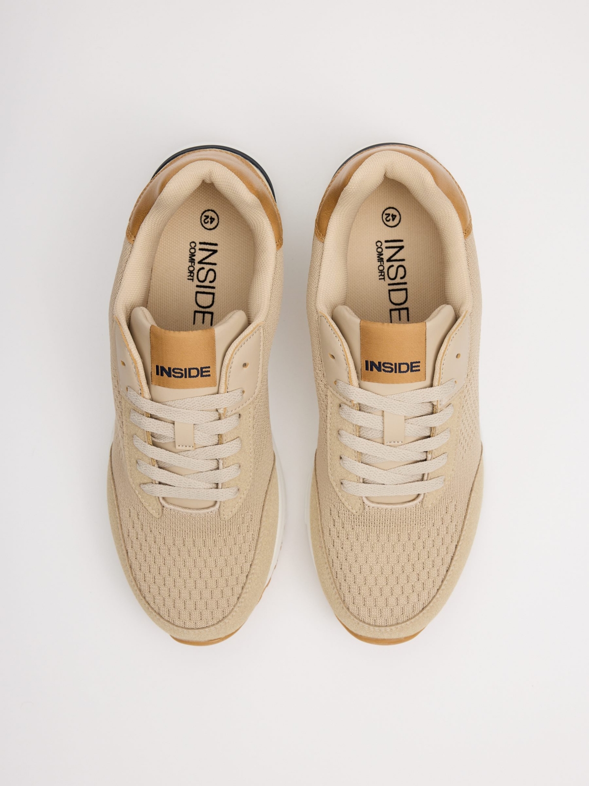 Zapatillas casual running beige arena vista cenital