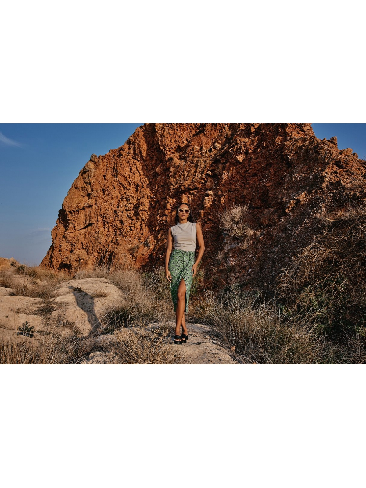 %NewExtra% Falda midi estampado floral verde oliva