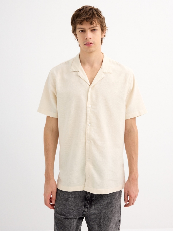 Short sleeve shirt raw middle front view