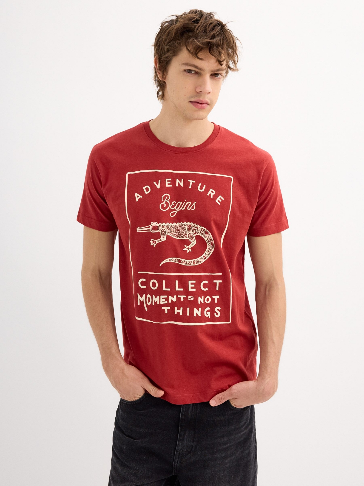 Short sleeve t-shirt Collect moments brick red middle front view