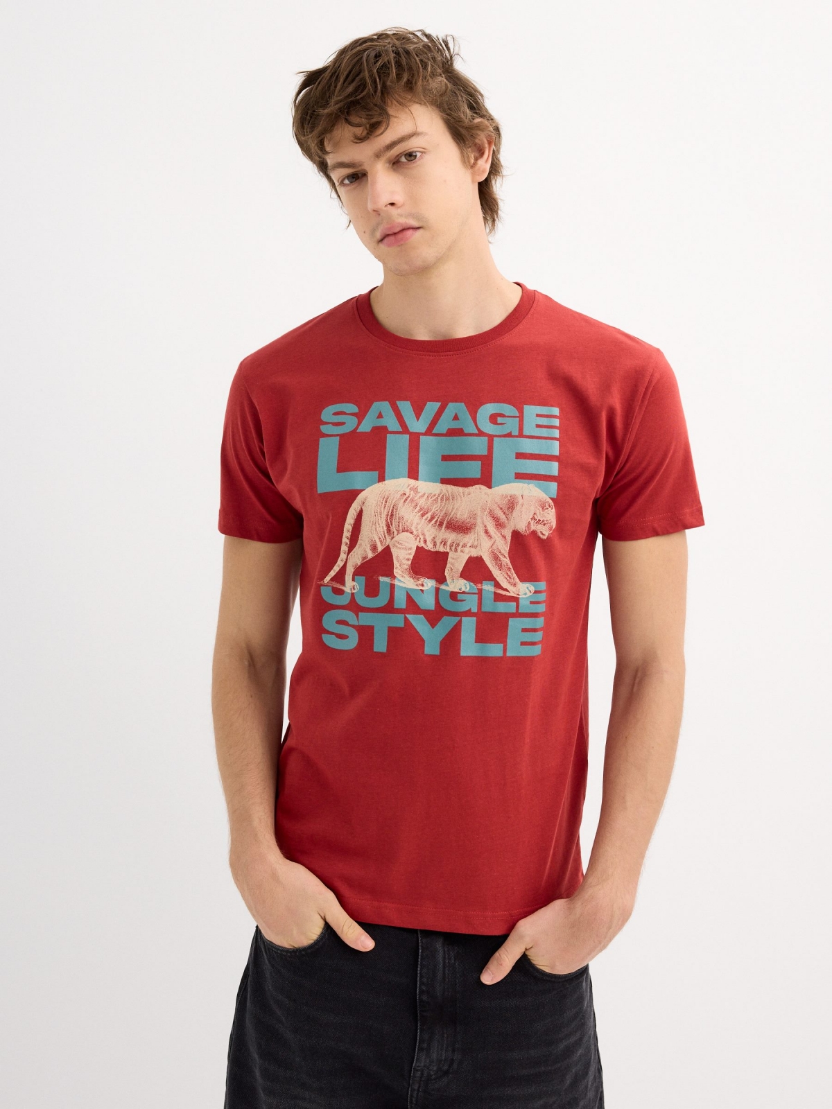 Short sleeve Savage t-shirt brick red middle front view