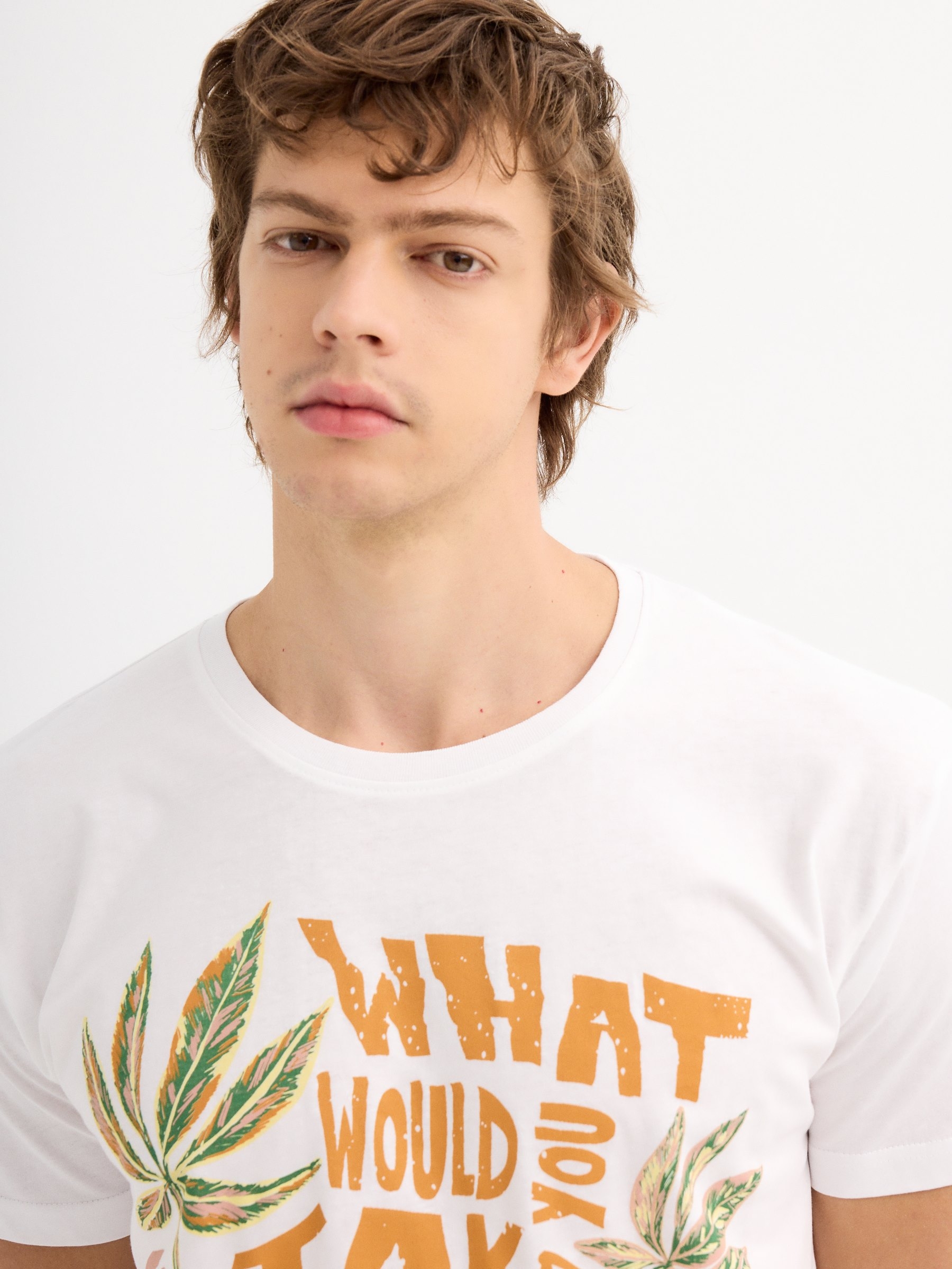 Camiseta de manga curta Desert Island branco vista meia frontal