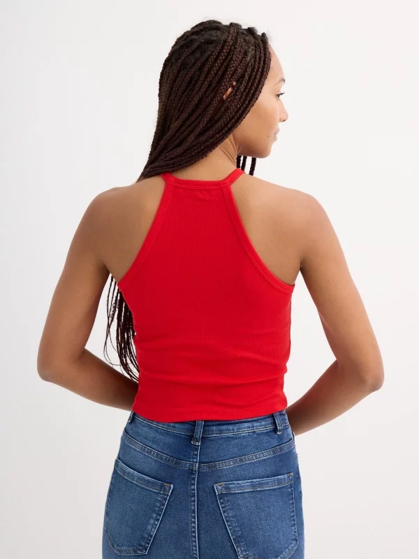 Top halter canalé rojo intenso vista media trasera