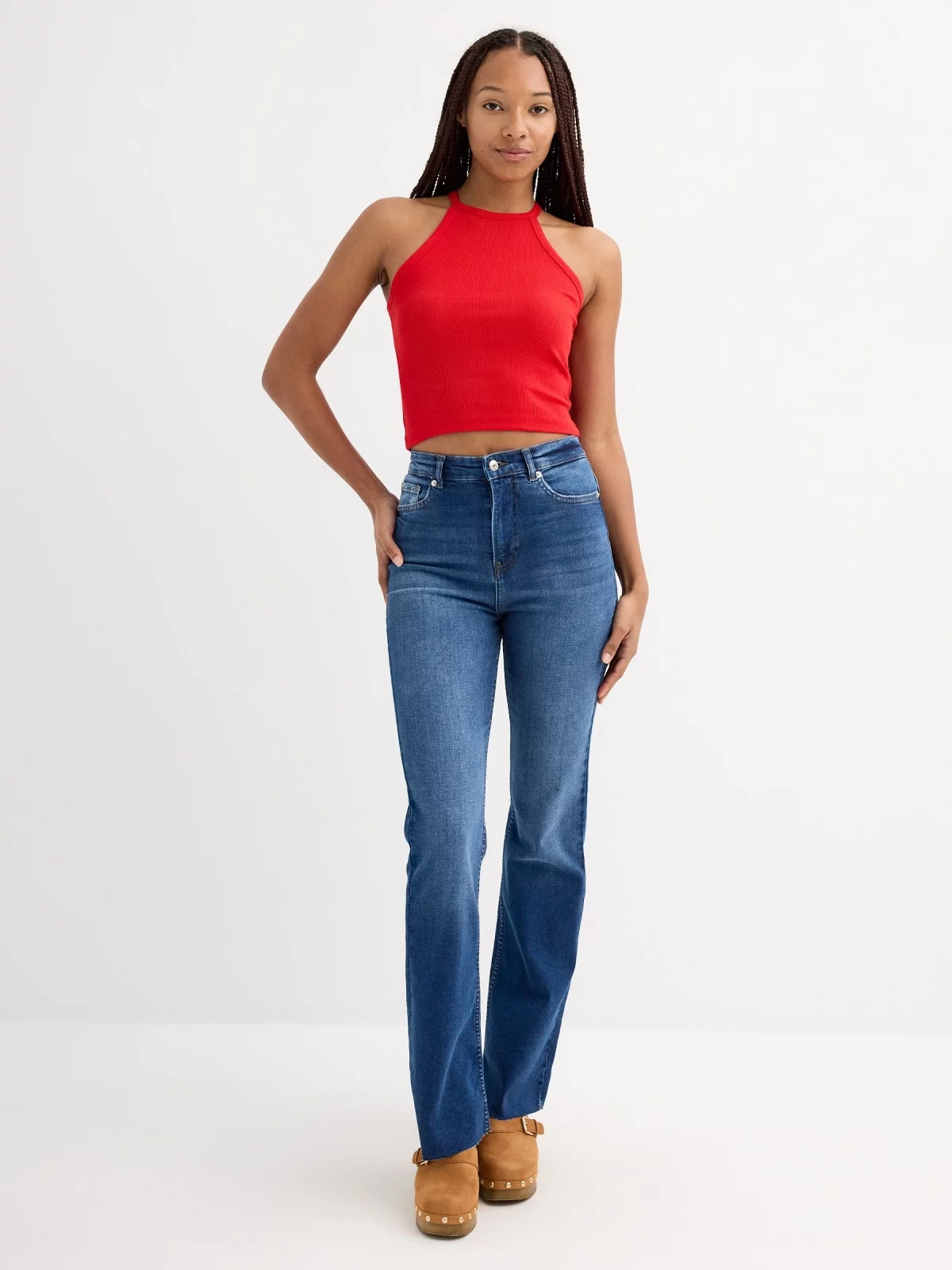 Top halter canalé rojo intenso vista general frontal