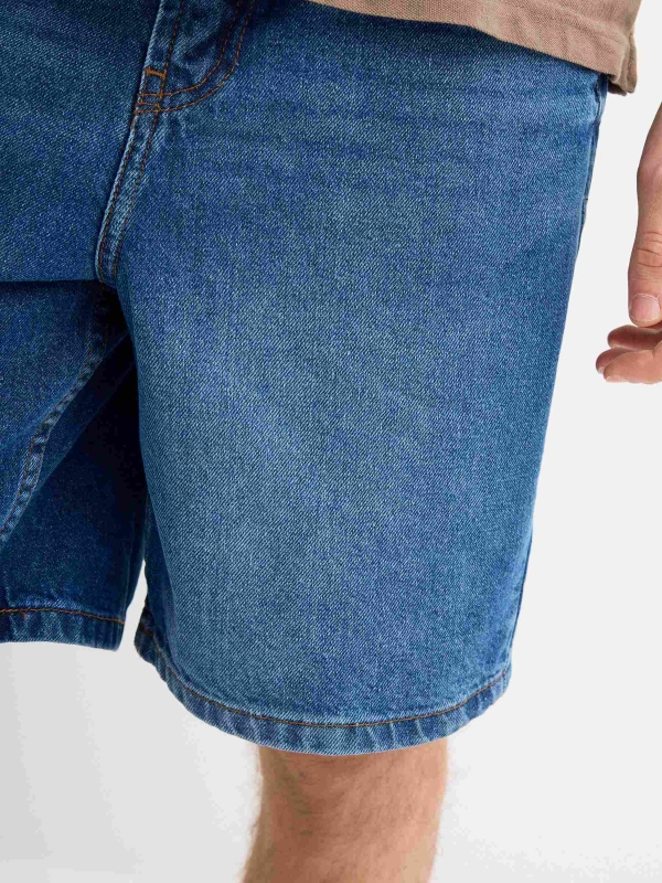 Bermudas denim straight azul vista detalle