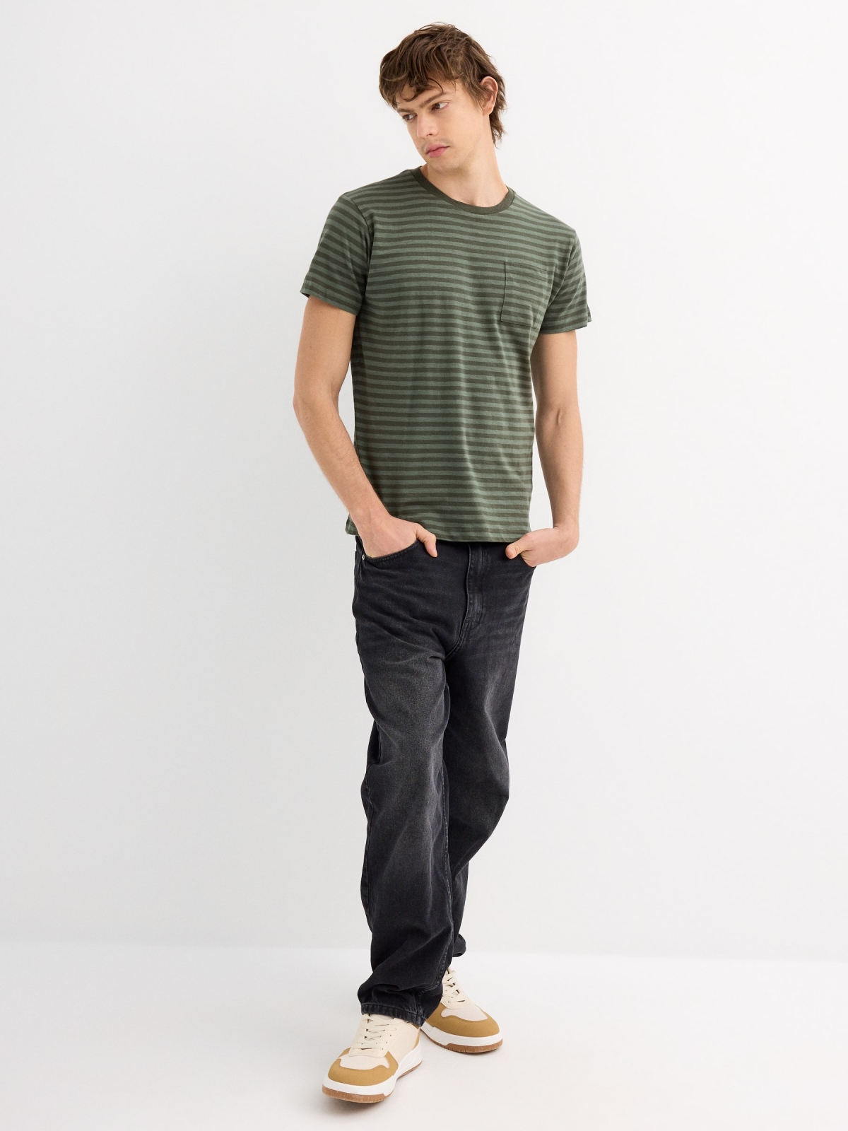 Short-sleeve green striped t-shirt dark green general front view