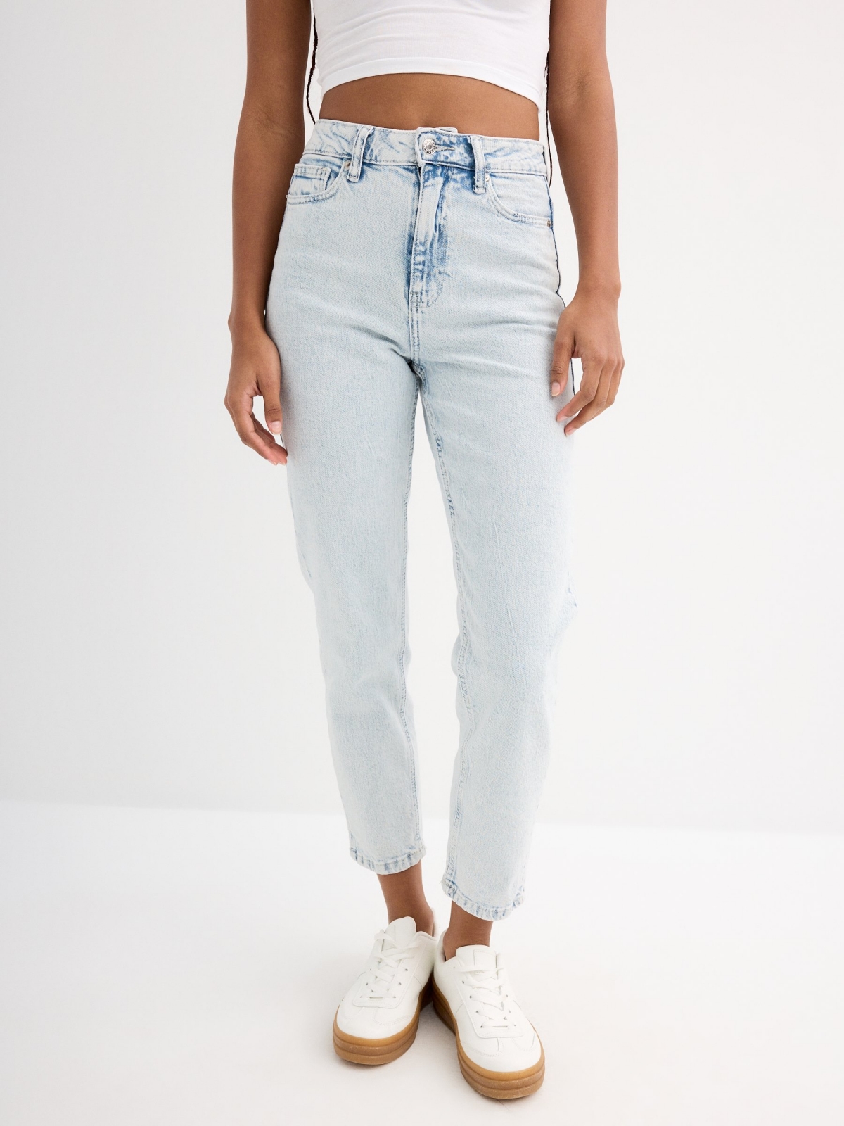 Jeans light blue mom light blue middle front view