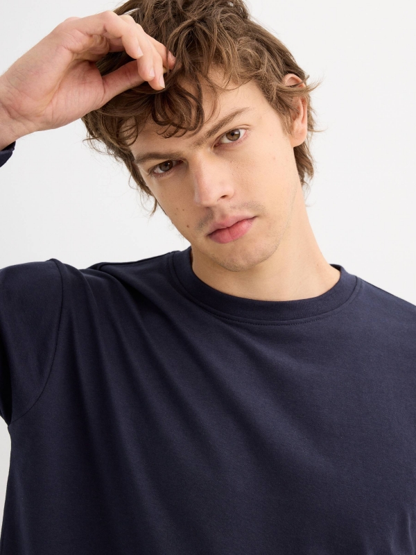 Long sleeve striped texture shirt navy detail view
