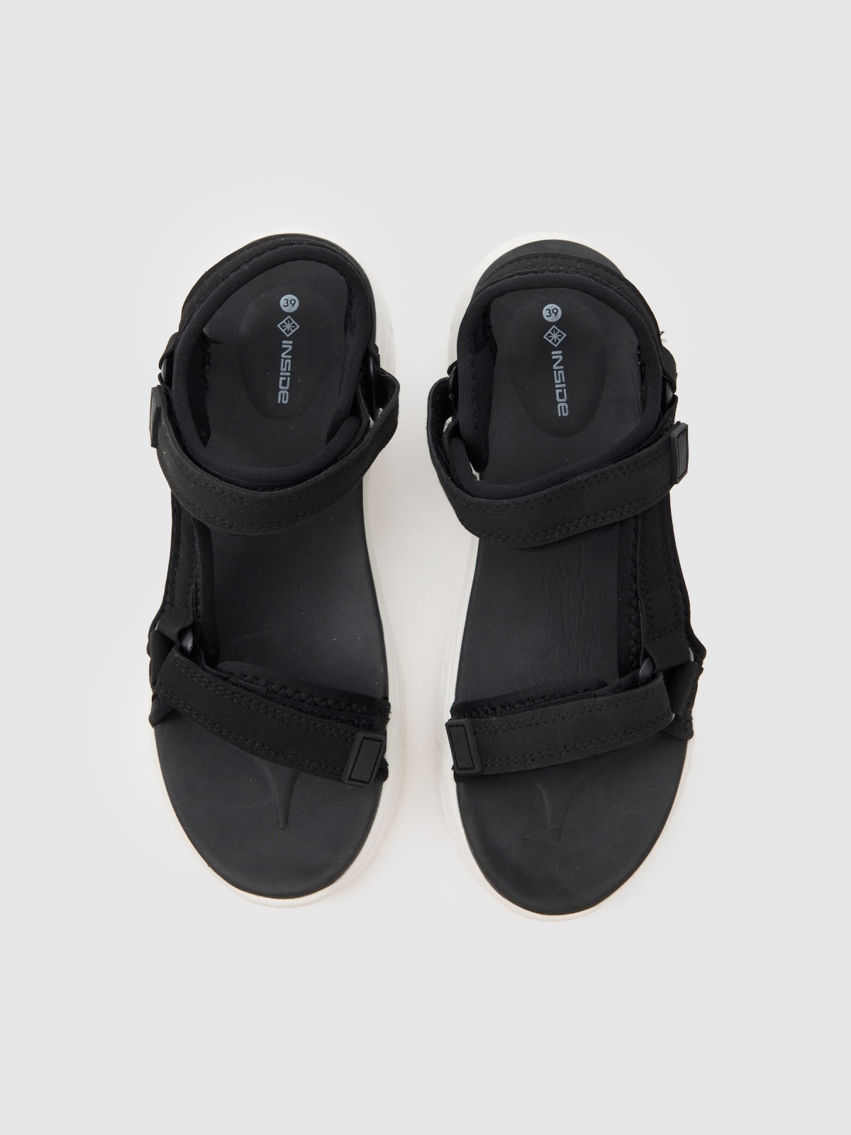 Sport sandal with thick sole black zenithal view