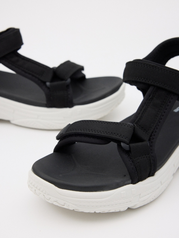 Sport sandal with thick sole black detail view