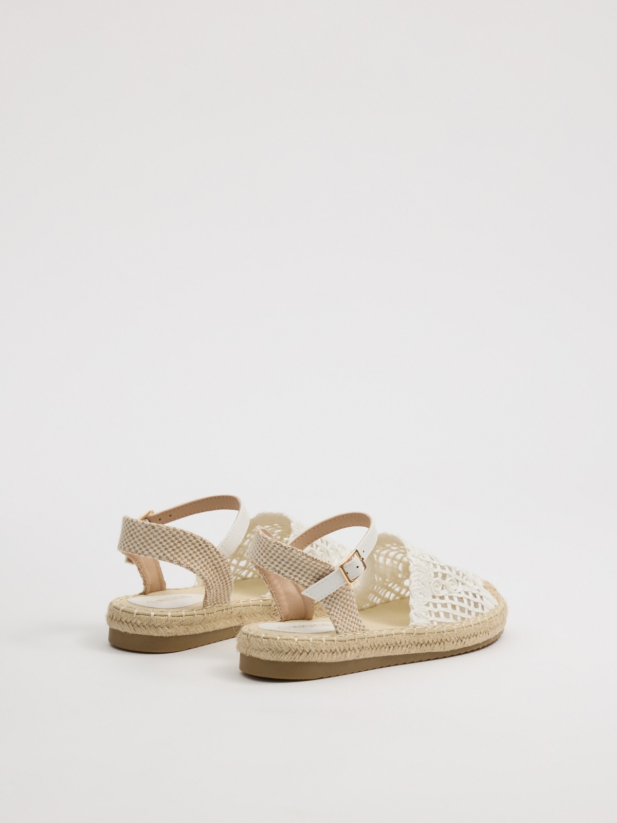 Closed-toe jute sandals ivory 45º back view