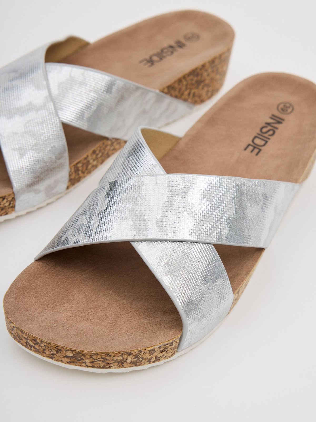 Wide metallic strips wedge silver detail view