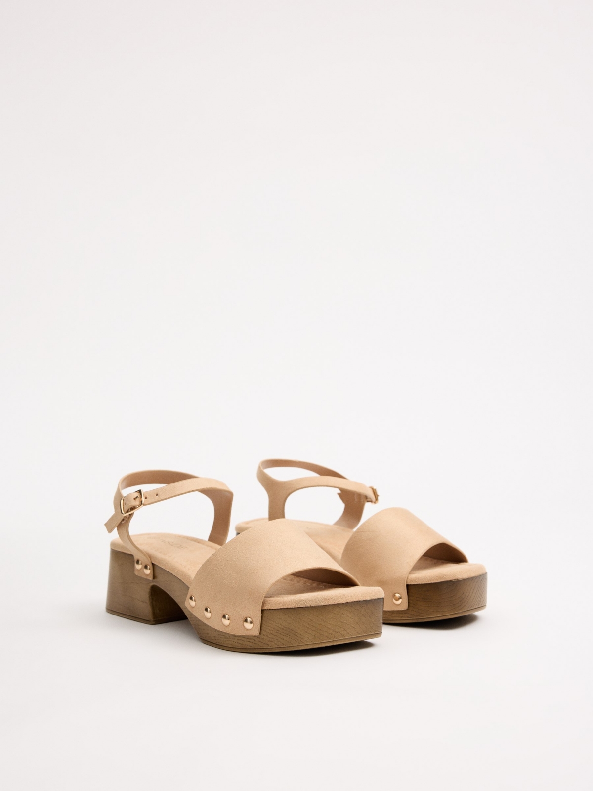 Square heel sandal sand sand 45º front view