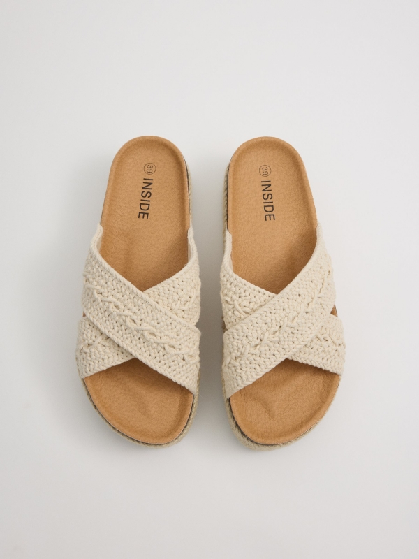 Platform sandals with crossed crochet straps off white zenithal view