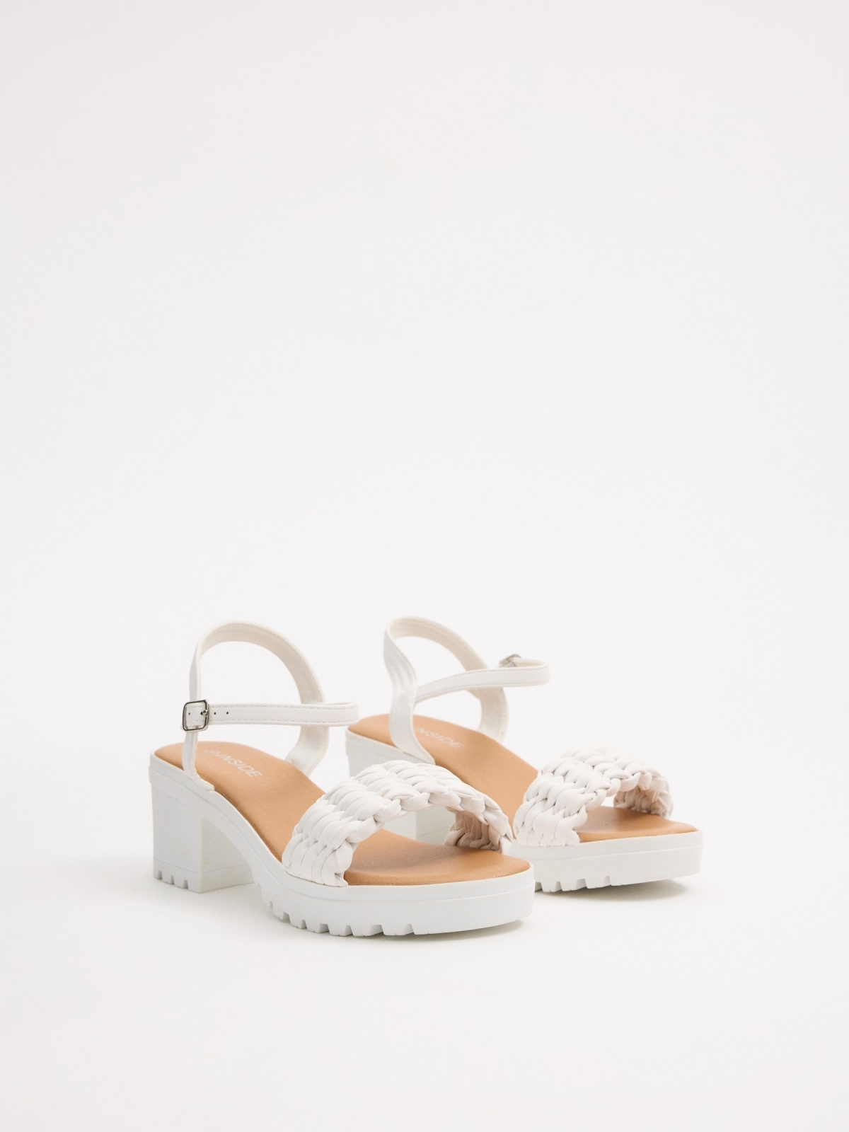 Platform sandals with braided strap white 45º front view