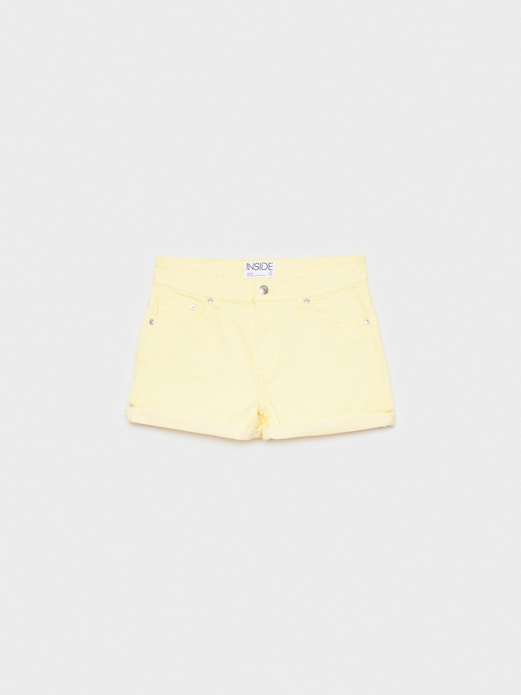 Short sarga colores amarillo claro vista media frontal