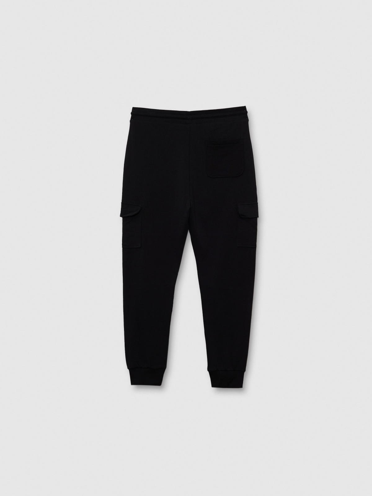 Pantalón jogger cargo felpa negro vista trasera