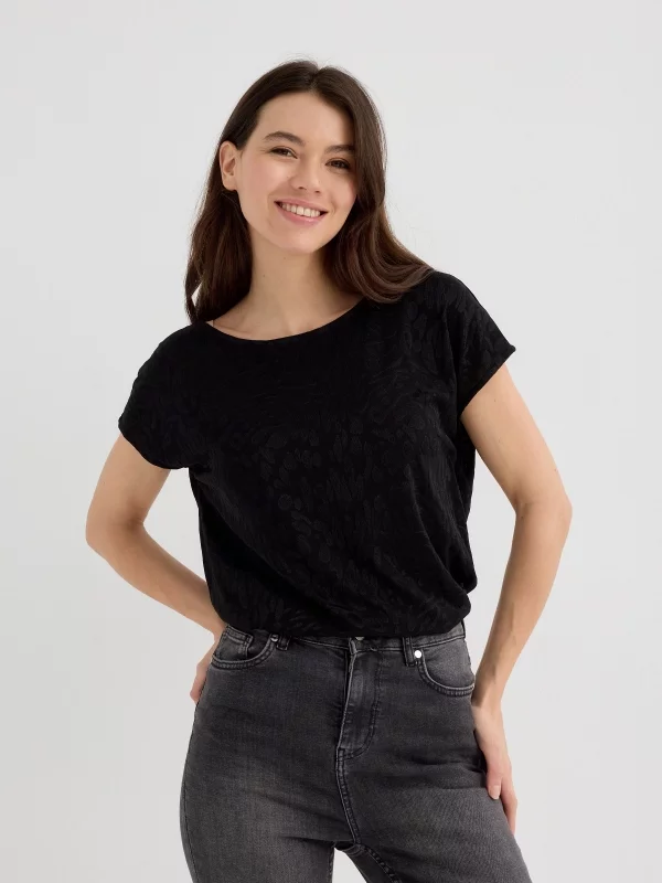 Camiseta jacquard oversized negro vista media frontal