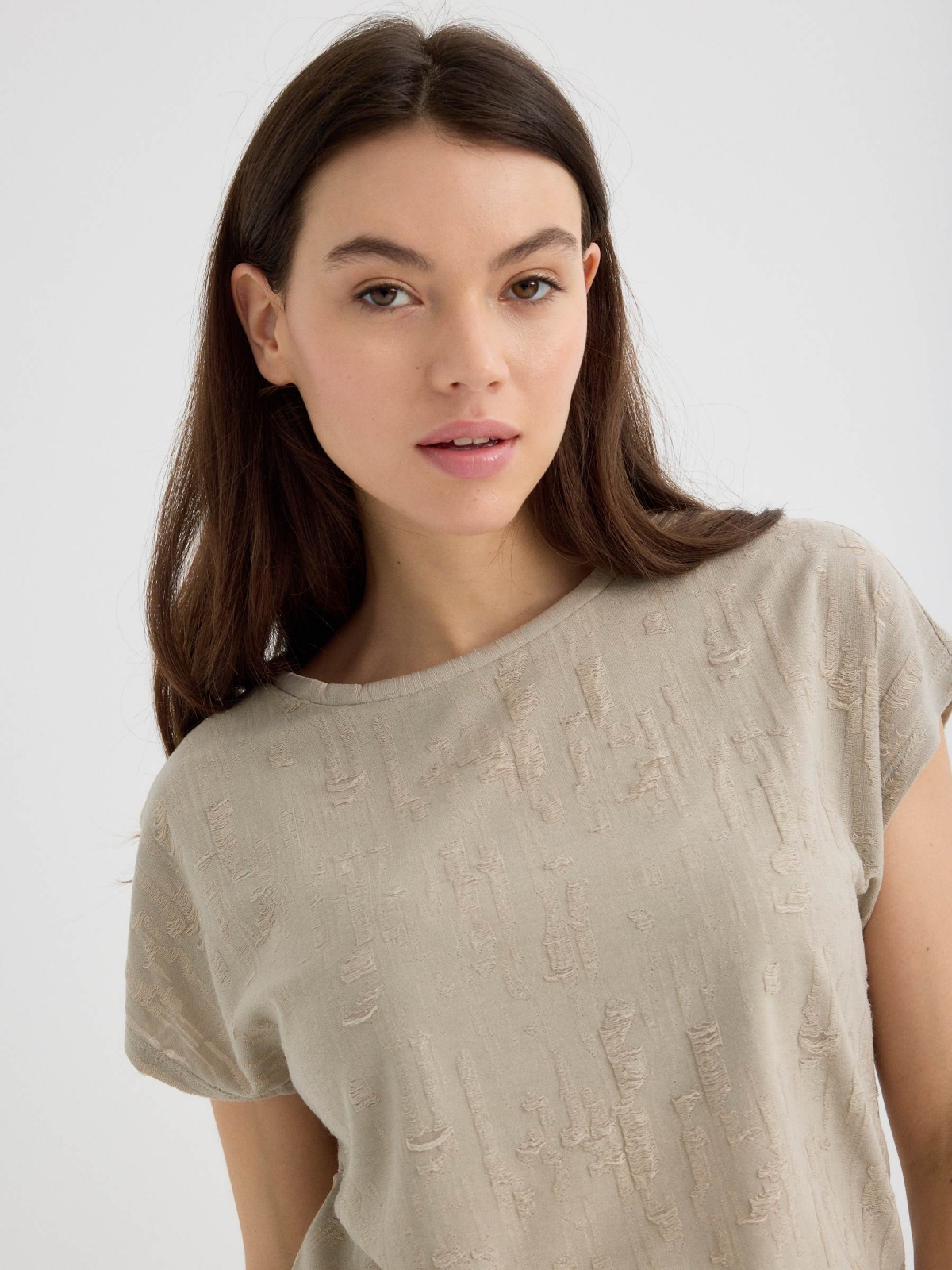 Sleeveless devoré shirt taupe detail view