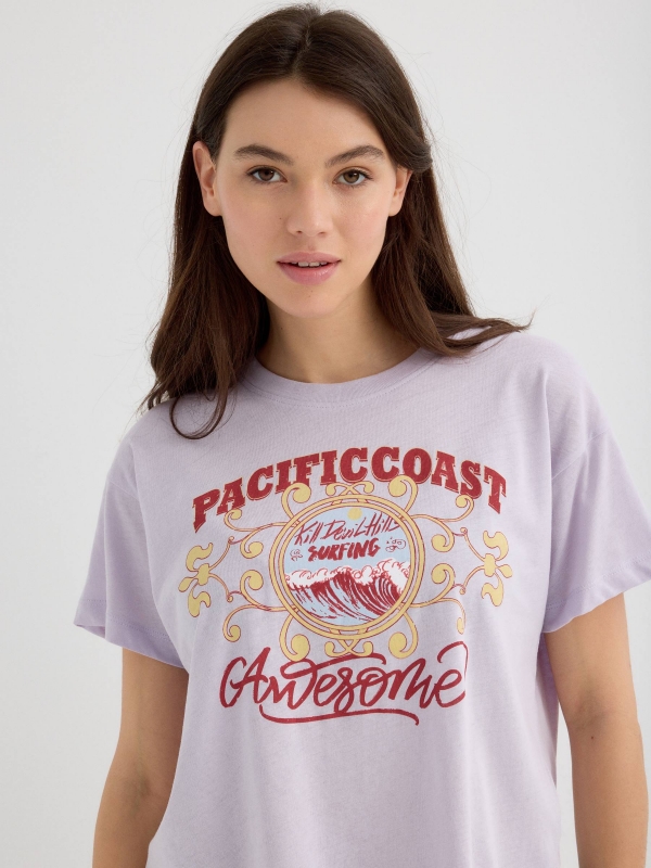 Camiseta crop Pacific Coast lavanda vista detalle