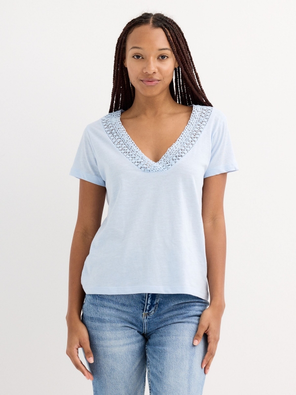 Short sleeve lace neckline t-shirt light blue middle front view