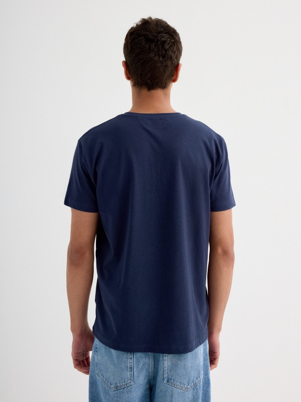 Camiseta de manga curta Blue azul marinho vista meia traseira
