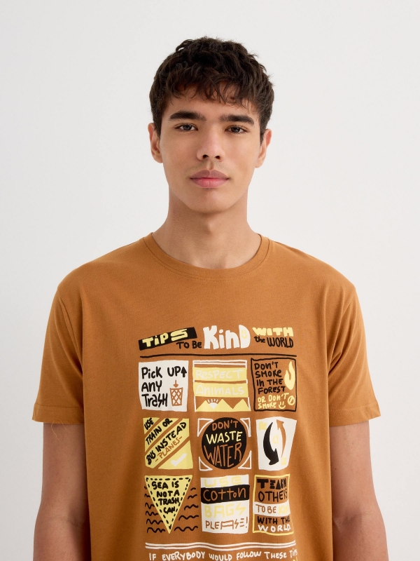 Short sleeve graphic t-shirt light brown detail view