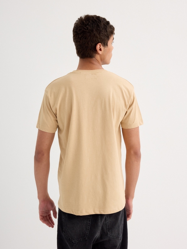 Camiseta manga curta Collect moments areia vista meia traseira