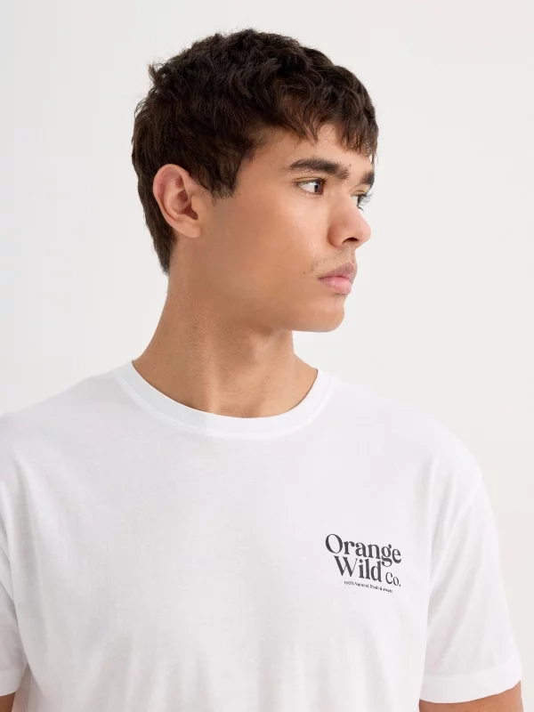 Camiseta de manga curta frutal branco vista detalhe