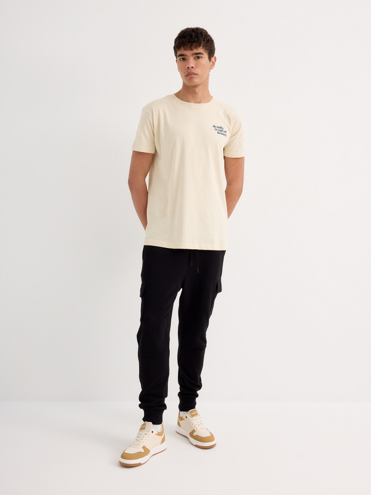 Pantalón jogger cargo felpa negro vista general frontal