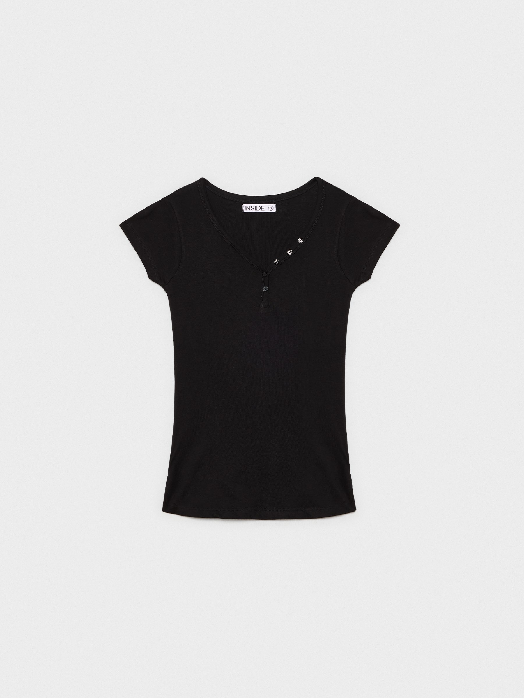 Camiseta básica cuello pico negro vista media frontal