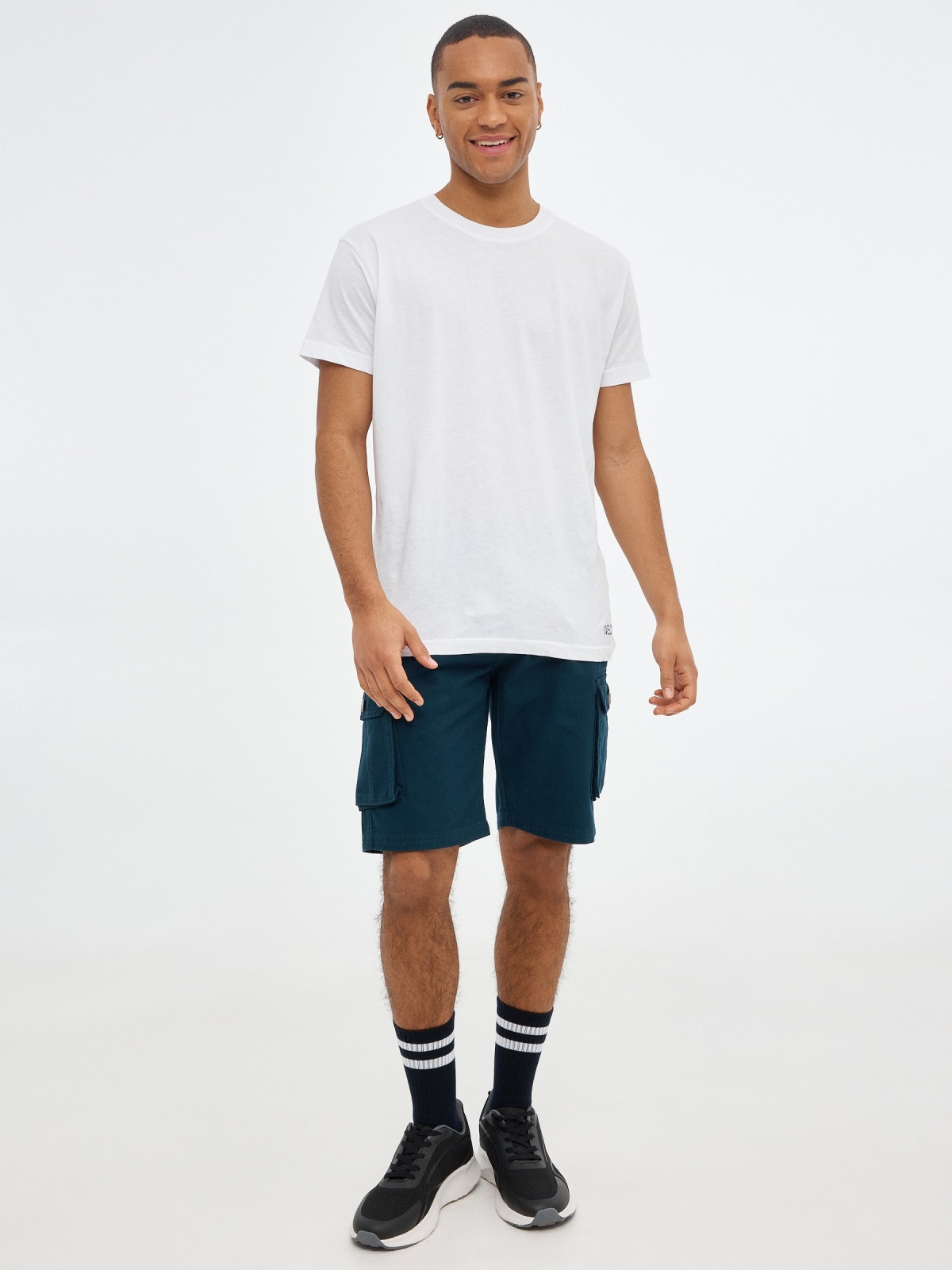 Bermuda cargo with pockets blue general front view