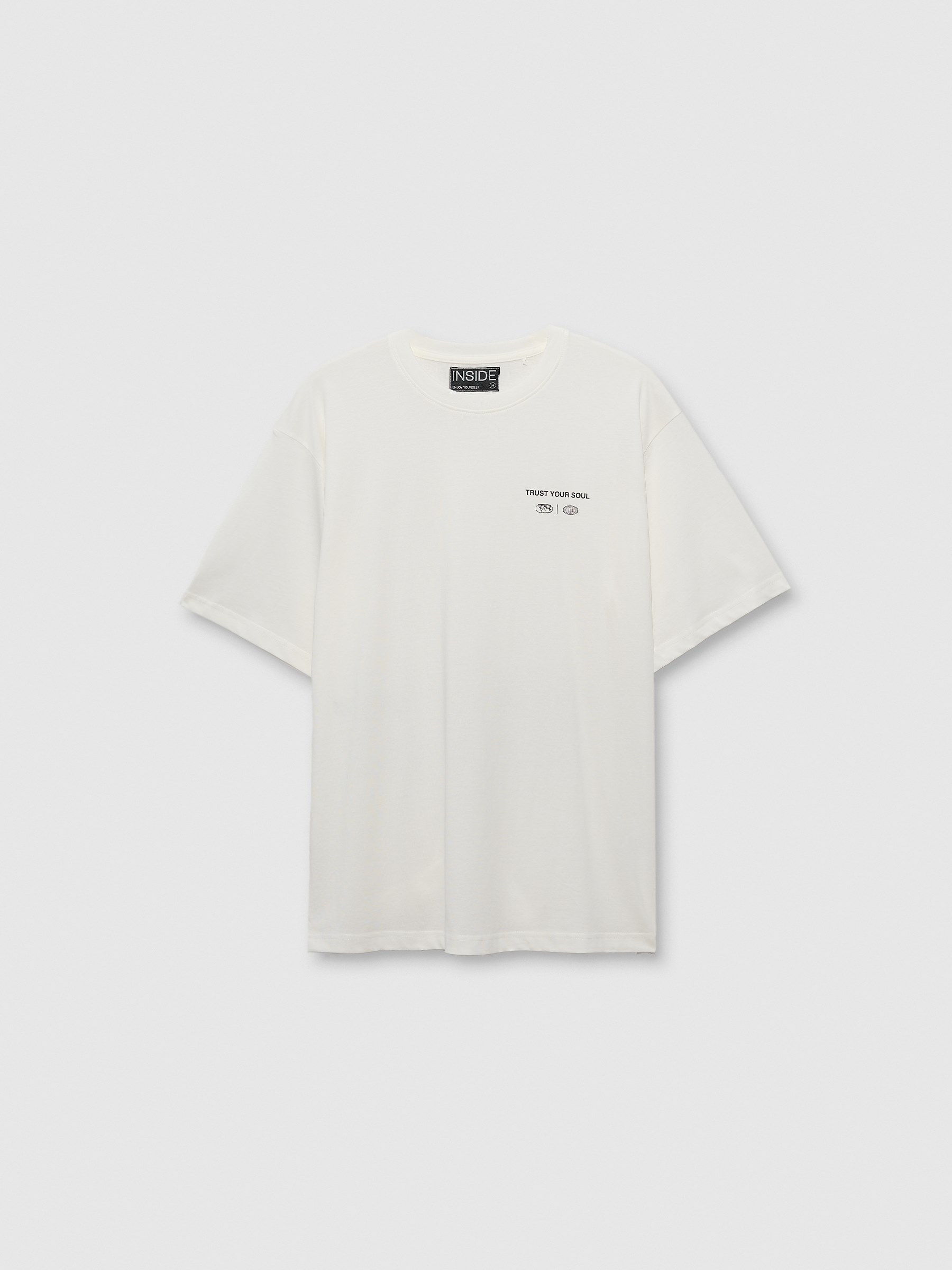 Camiseta Trust your Soul blanco roto vista media frontal