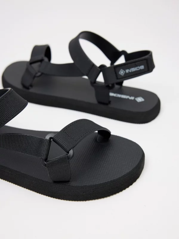 Sandália tiras velcro preto vista detalhe