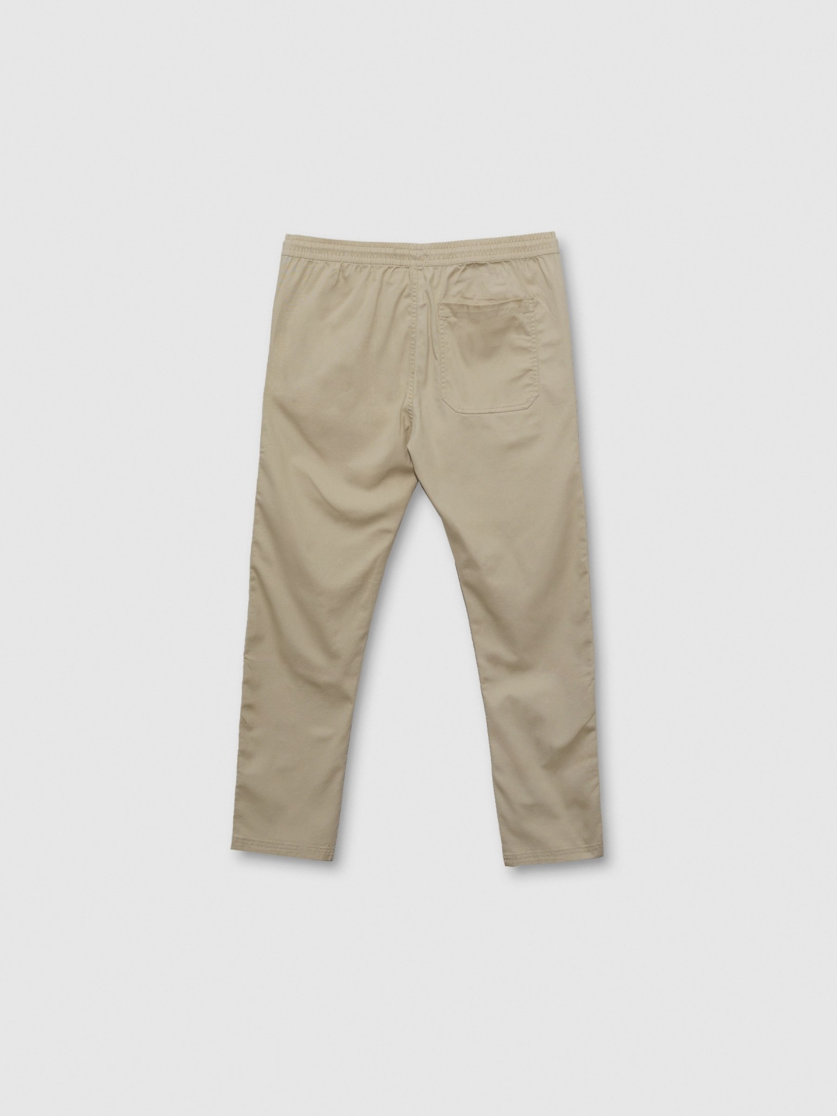 Calça jogger marfim vista traseira