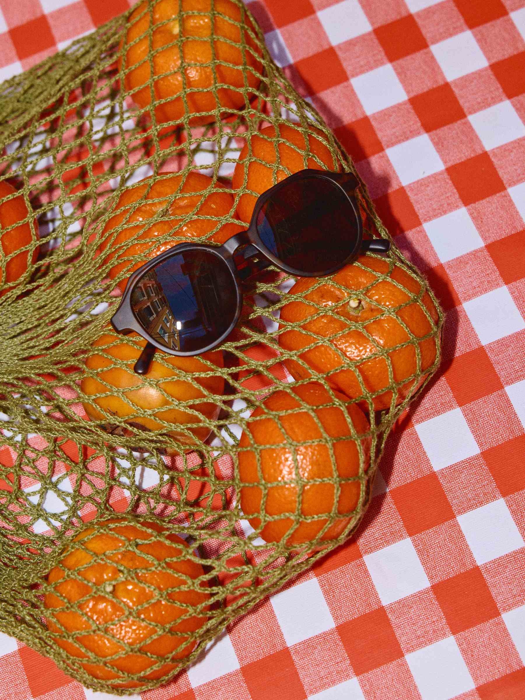Geometric sunglasses brown general view