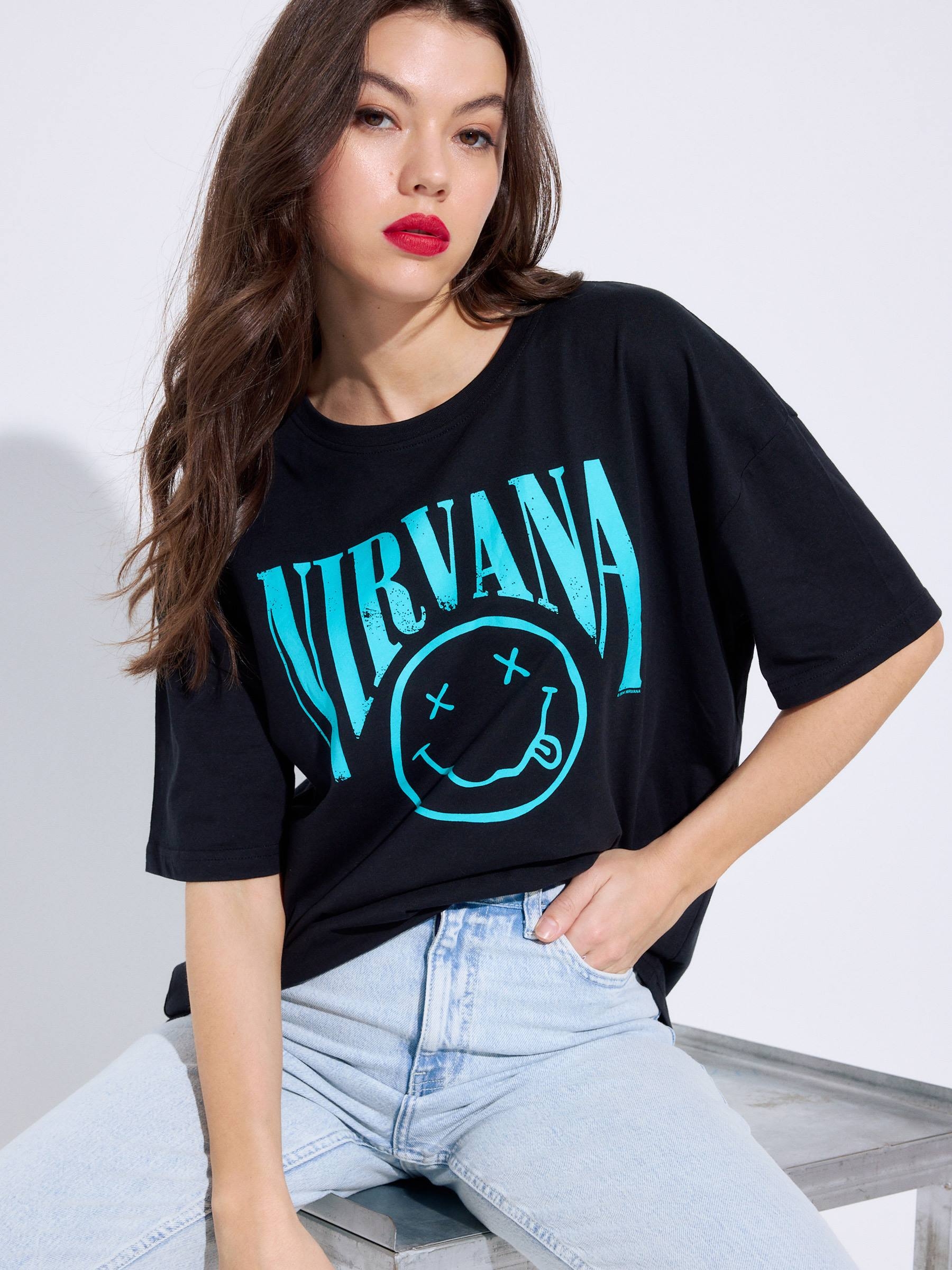 Nirvana t-shirt black middle front view