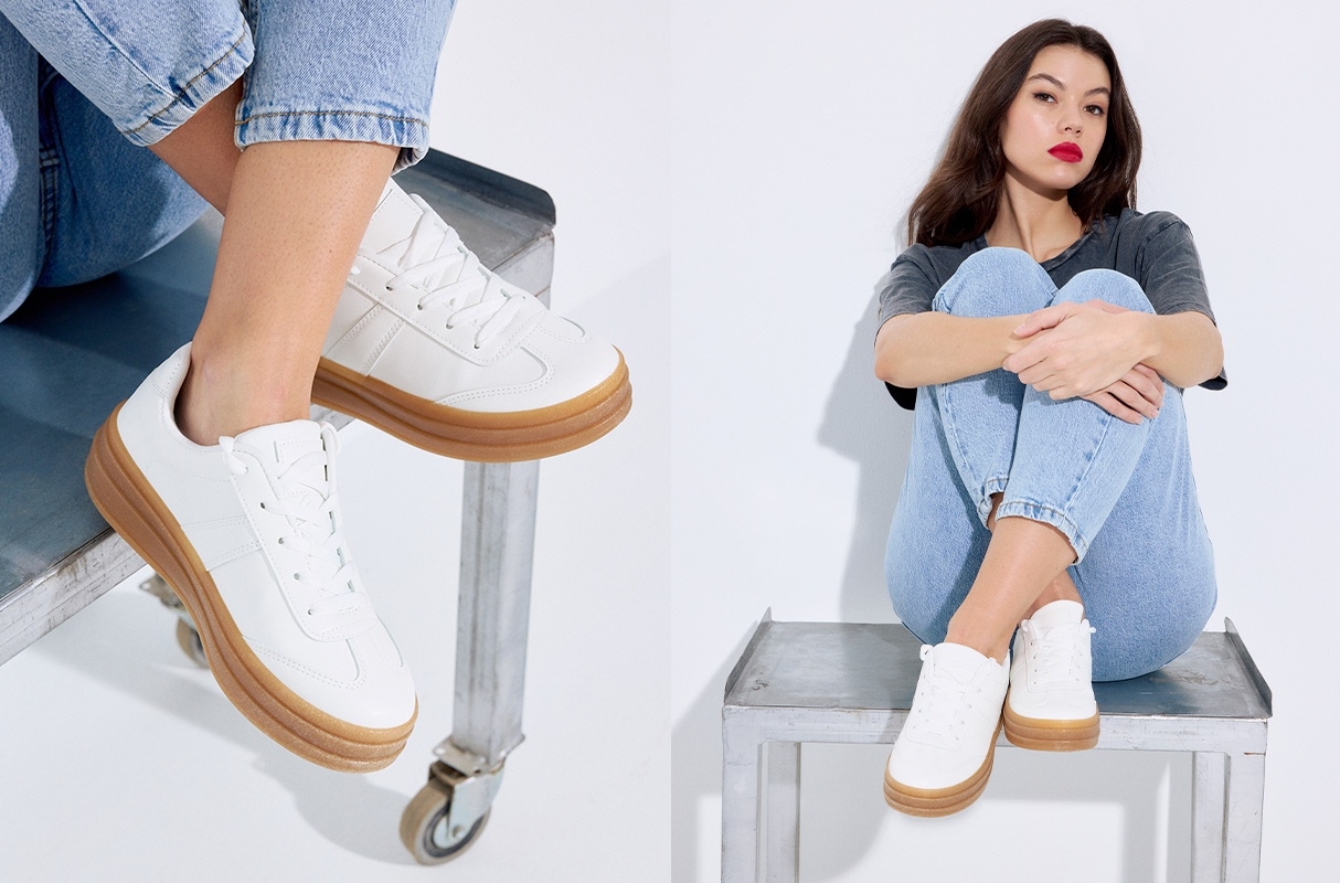 Zapatillas retro con plataforma blanco vista perfil